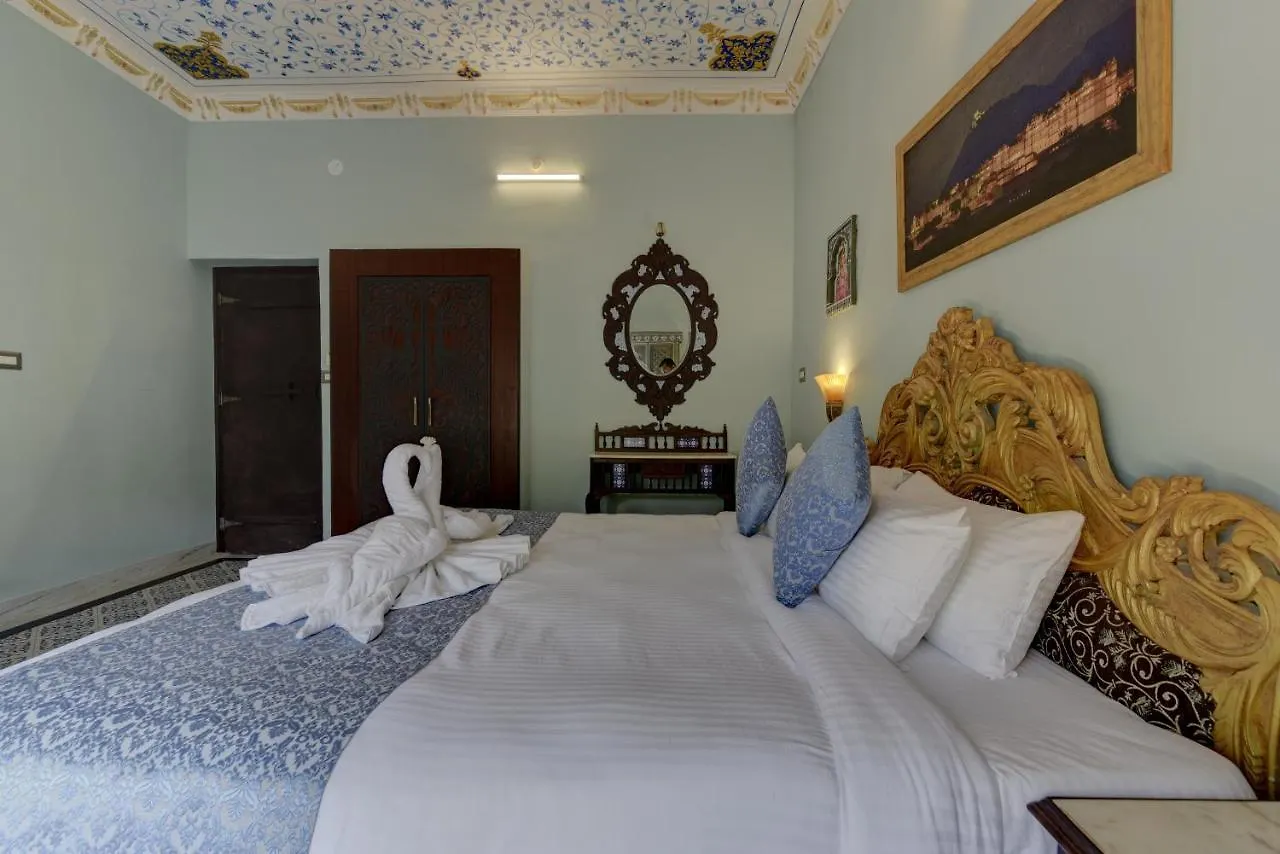 Hotel Janak Vilas Udaipur 3*,